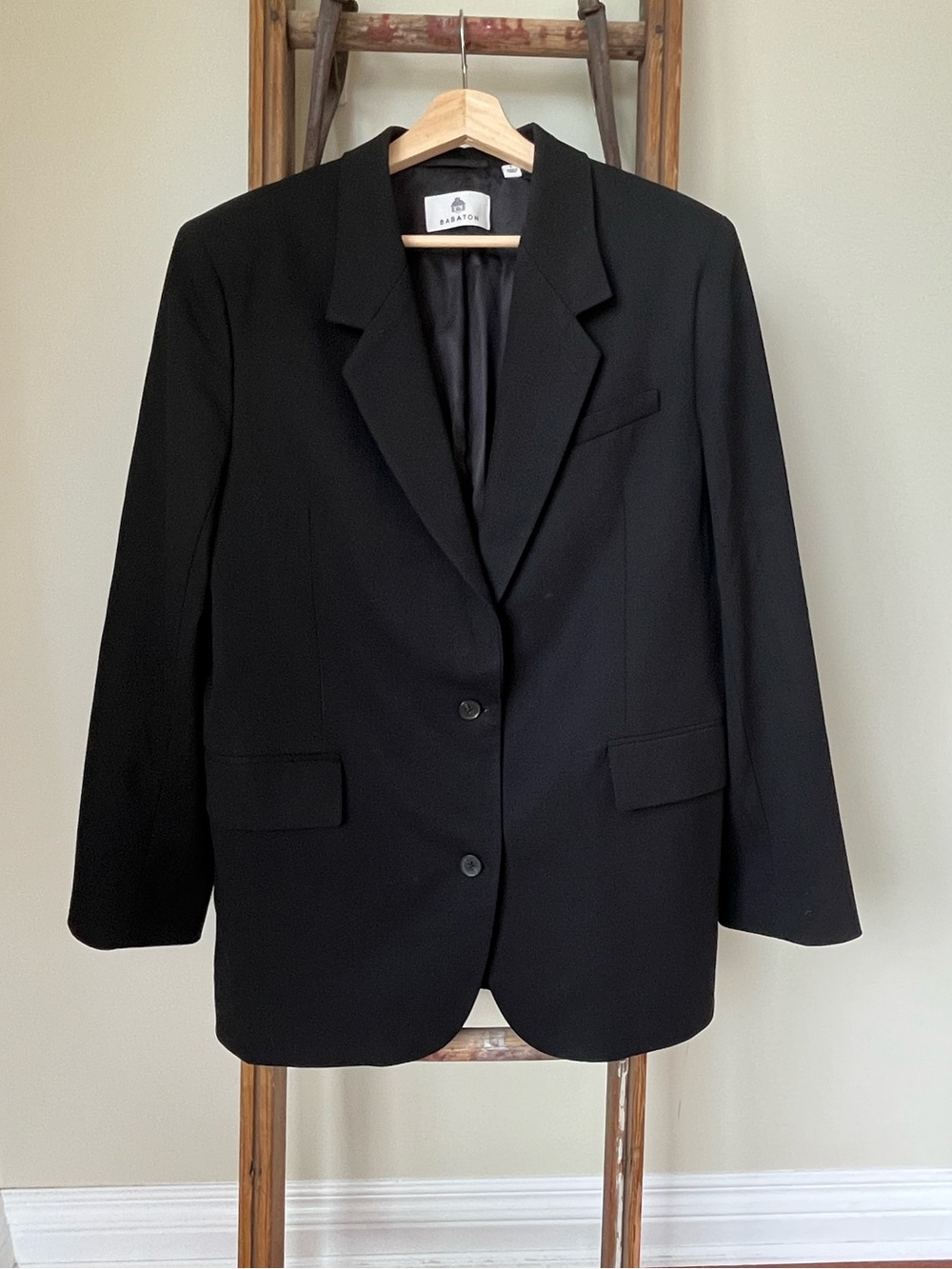 NWOT Aritzia Babaton Black Women’s Blazer - Size Large